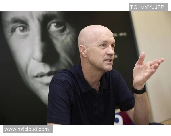 小克鲁伊夫：巴萨必需要坚持镇定，我并不忧虑他们的体现